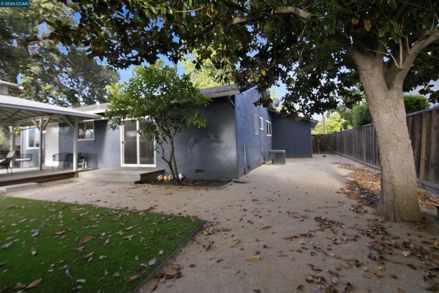 1412 Delaware Dr, Concord, CA 94521
