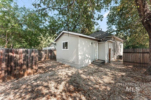 219 14th Ave N, Nampa, ID 83687