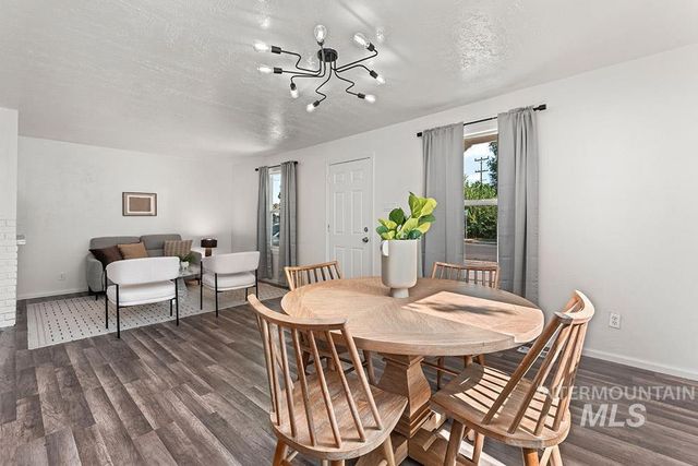 219 14th Ave N, Nampa, ID 83687