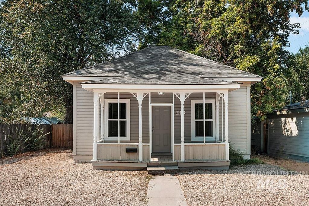 219 14th Ave N, Nampa, ID 83687