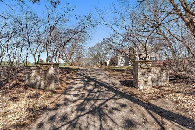 8920 80th Street N, Stillwater, MN 55082