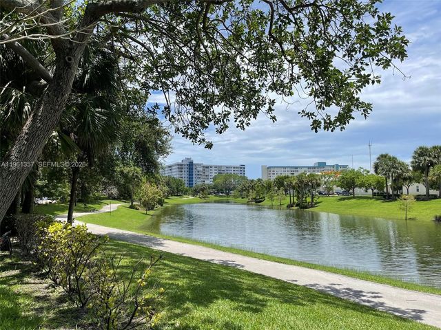5100 Washington St 312, Hollywood, FL 33021