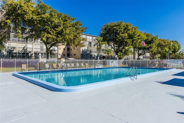 5100 Washington St 312, Hollywood, FL 33021