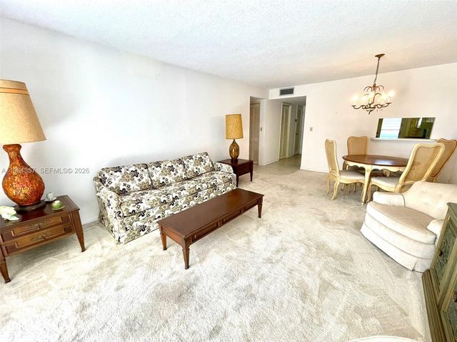 5100 Washington St 312, Hollywood, FL 33021