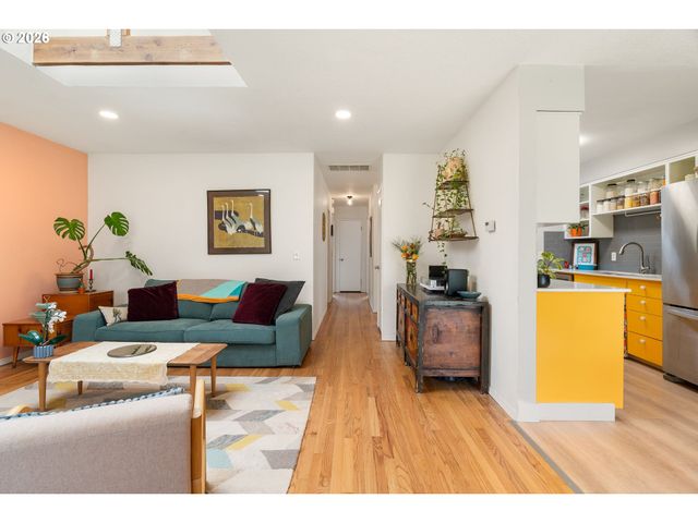 3835 N ALASKA St, Portland, OR 97217