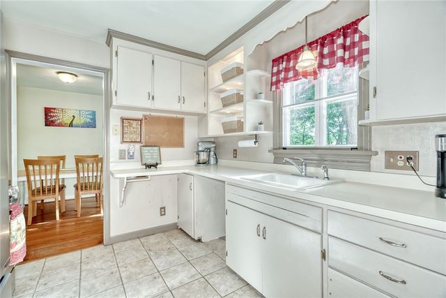 606 Bay Road, Webster, NY 14580
