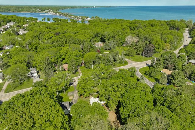 606 Bay Road, Webster, NY 14580