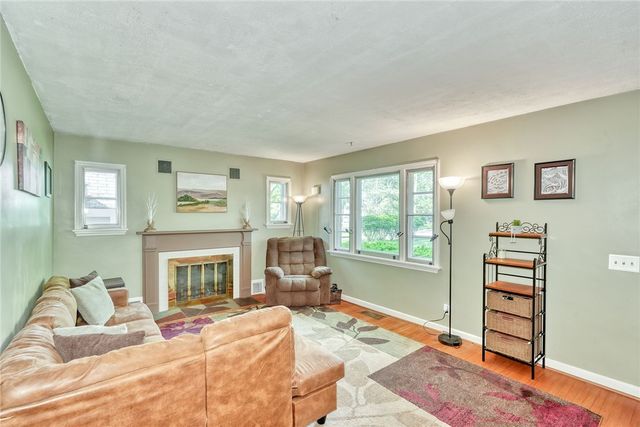 606 Bay Road, Webster, NY 14580