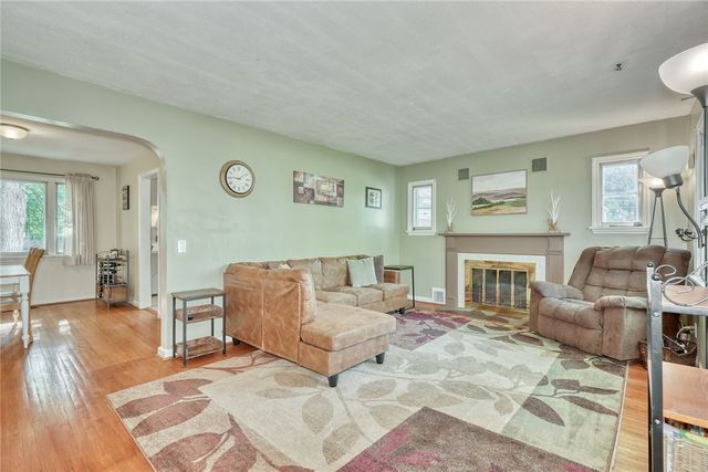 606 Bay Road, Webster, NY 14580