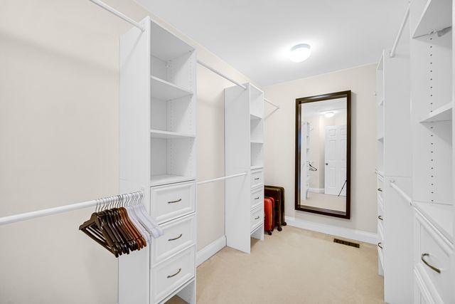 322 Montabello 322, Bloomingdale, IL 60108