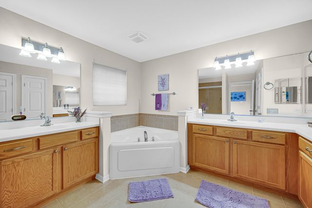 322 Montabello 322, Bloomingdale, IL 60108