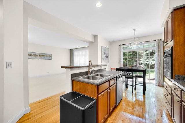 322 Montabello 322, Bloomingdale, IL 60108