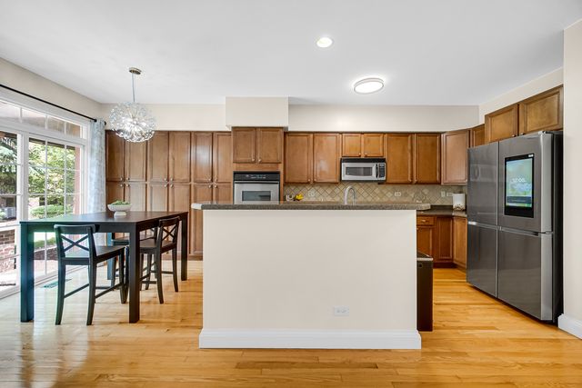 322 Montabello 322, Bloomingdale, IL 60108
