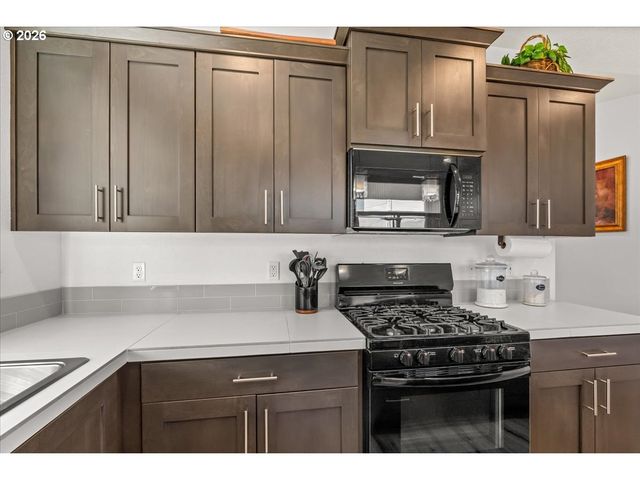 1840 N Chinook Ln, Lafayette, OR 97127