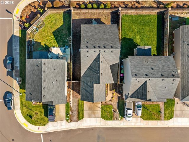 1840 N Chinook Ln, Lafayette, OR 97127