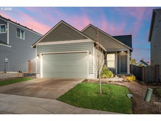 1840 N Chinook Ln, Lafayette, OR 97127