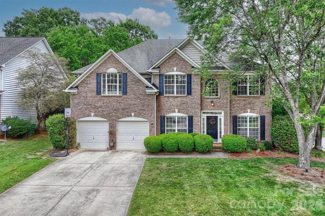 9318 Autumn Applause Drive, Charlotte, NC 28277
