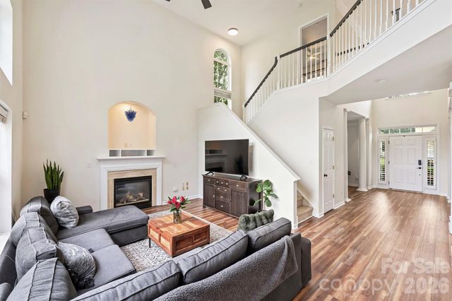9318 Autumn Applause Drive, Charlotte, NC 28277