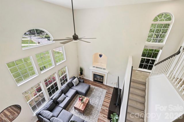 9318 Autumn Applause Drive, Charlotte, NC 28277