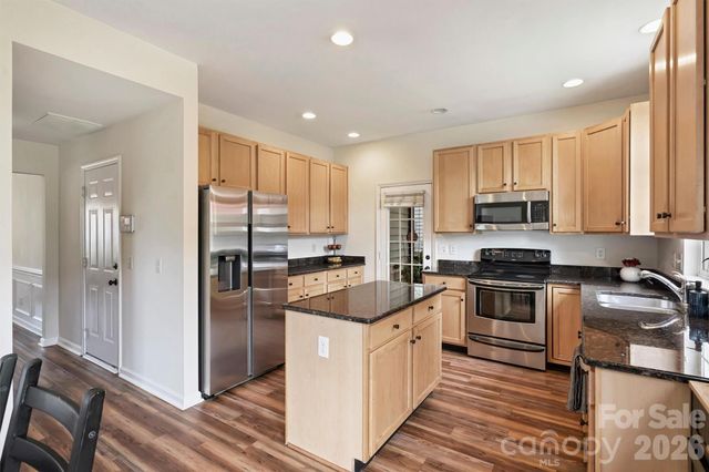 9318 Autumn Applause Drive, Charlotte, NC 28277