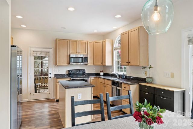 9318 Autumn Applause Drive, Charlotte, NC 28277
