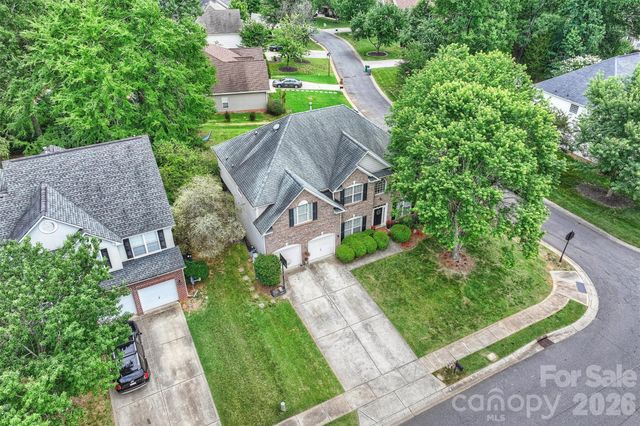 9318 Autumn Applause Drive, Charlotte, NC 28277