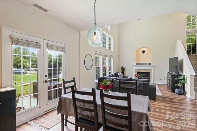 9318 Autumn Applause Drive, Charlotte, NC 28277