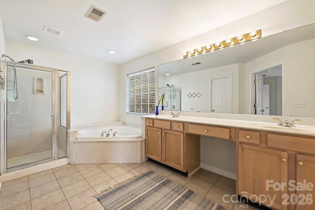 9318 Autumn Applause Drive, Charlotte, NC 28277