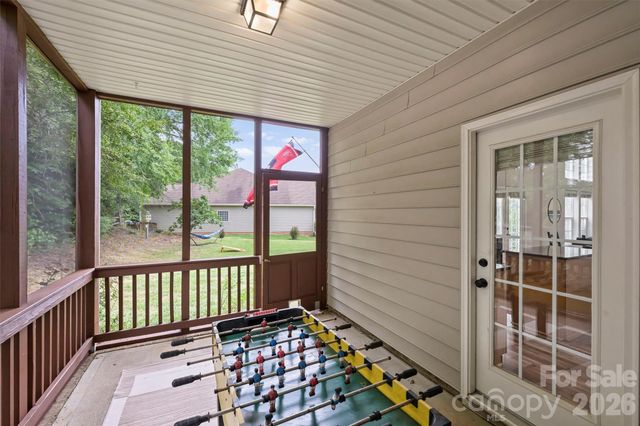 9318 Autumn Applause Drive, Charlotte, NC 28277