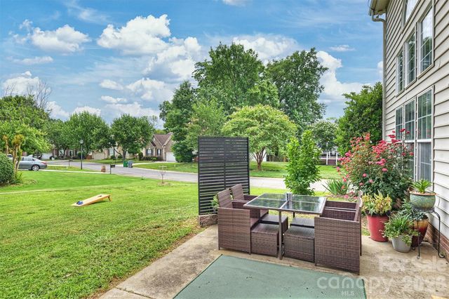 9318 Autumn Applause Drive, Charlotte, NC 28277