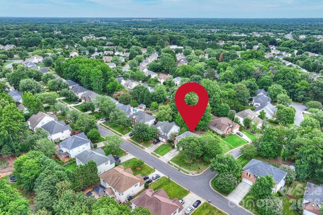 9318 Autumn Applause Drive, Charlotte, NC 28277