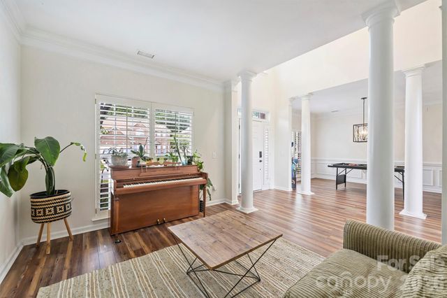 9318 Autumn Applause Drive, Charlotte, NC 28277