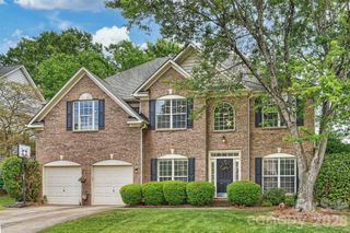 9318 Autumn Applause Drive, Charlotte, NC 28277