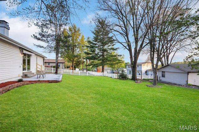 17 Atwood Drive, St Peters, MO 63376