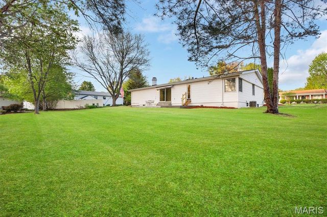 17 Atwood Drive, St Peters, MO 63376