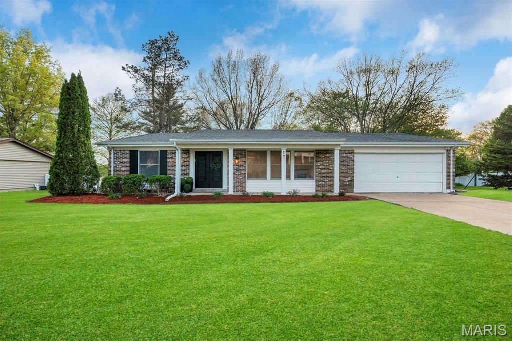 17 Atwood Drive, St Peters, MO 63376