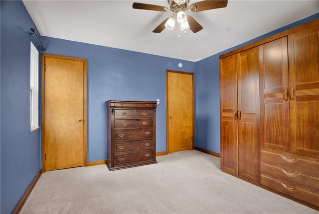 3552 Middleboro Rd, Castle Shannon, PA 15234