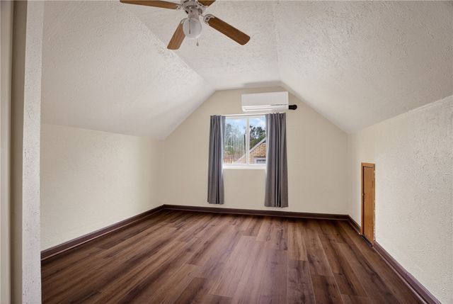 3552 Middleboro Rd, Castle Shannon, PA 15234