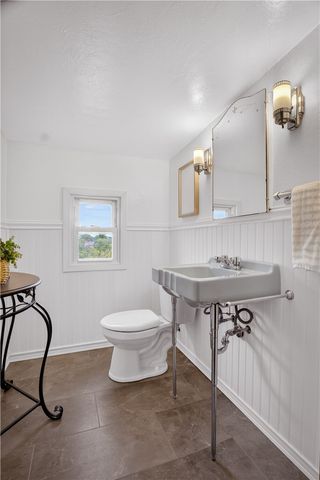 3552 Middleboro Rd, Castle Shannon, PA 15234