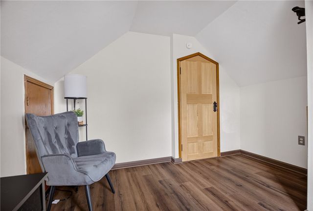 3552 Middleboro Rd, Castle Shannon, PA 15234