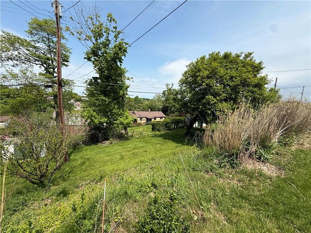 3552 Middleboro Rd, Castle Shannon, PA 15234