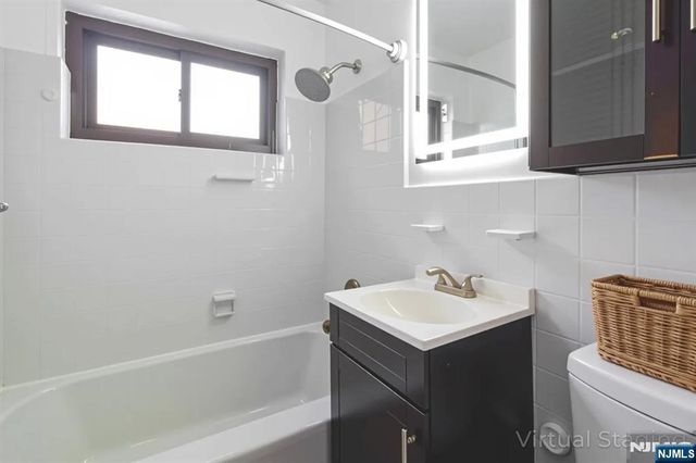 3050 Edwin Avenue #2D, Fort Lee, NJ 07024