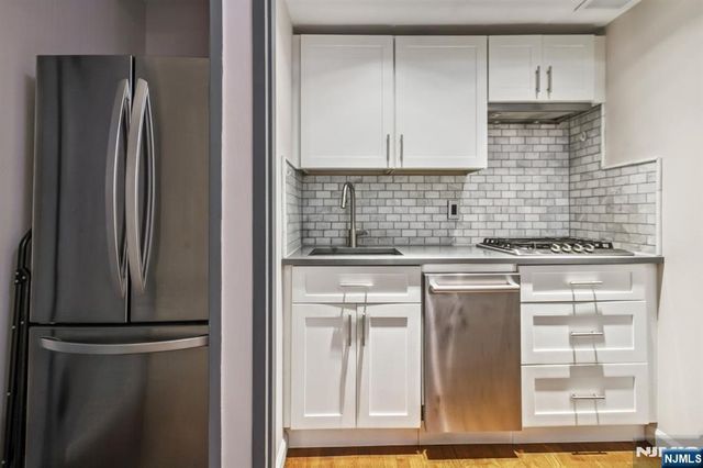 3050 Edwin Avenue #2D, Fort Lee, NJ 07024