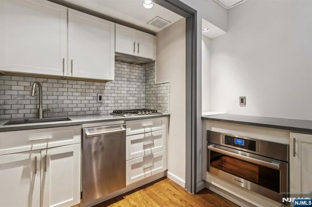 3050 Edwin Avenue #2D, Fort Lee, NJ 07024