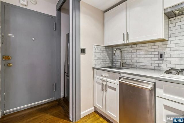3050 Edwin Avenue #2D, Fort Lee, NJ 07024