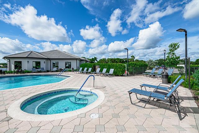 8075 Duomo Circle, Boynton Beach, FL 33472