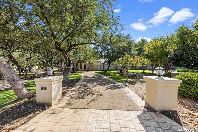 519 Blackjack Oak, Shavano Park, TX 78230