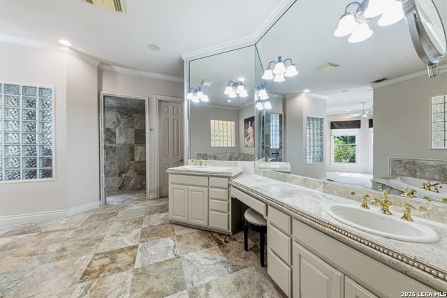 519 Blackjack Oak, Shavano Park, TX 78230