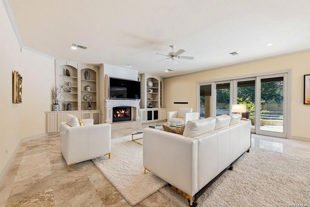 519 Blackjack Oak, Shavano Park, TX 78230
