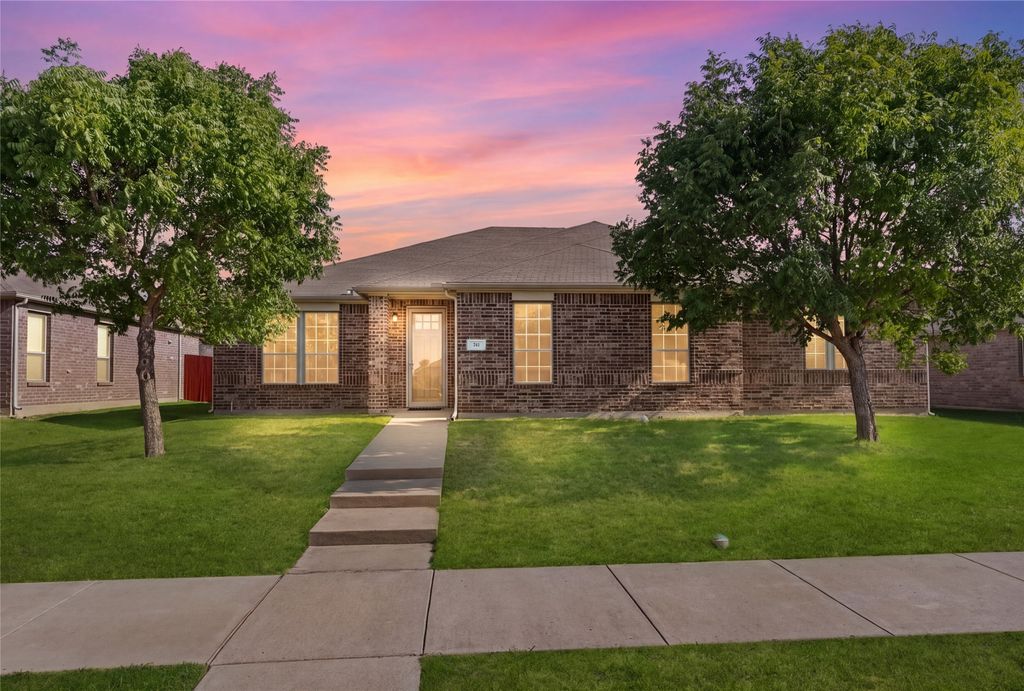 741 Jewelflower Drive, Desoto, TX 75115